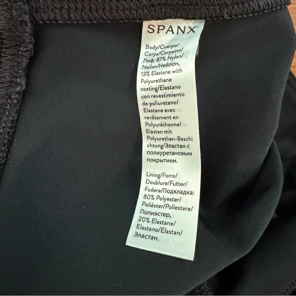 Spanx Petite Small Black Faux Leather Seam Leggings - Picture 6 of 6